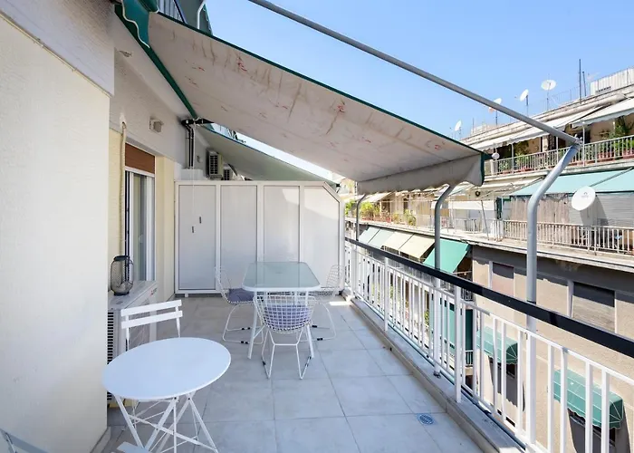 Cosy 2Br Flat Near Ampelokipoi Station & Hospitals