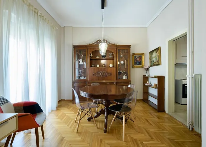 Cosy 2Br Flat Near Ampelokipoi Station & Hospitals
